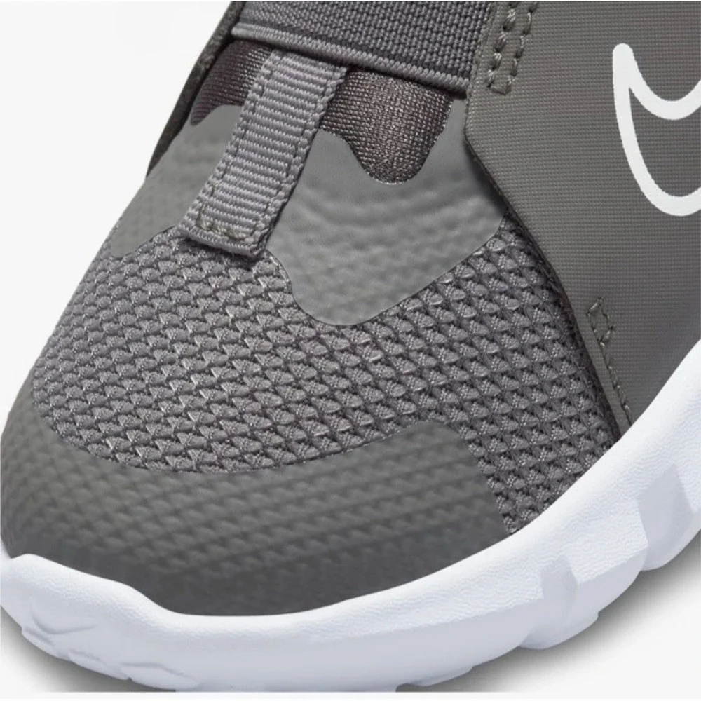 NIKE Flex Runner 2 Gray Size 5C Toddler Kids Slip-On Shoe NEW